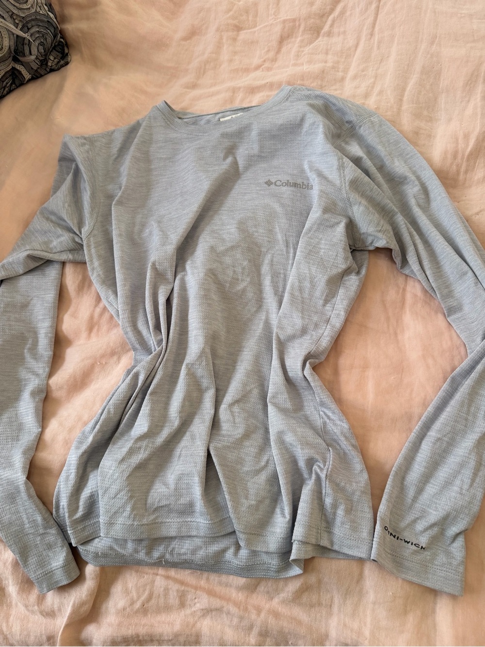 Columbia Light Gray Long Sleeve Omni-Wick Crew